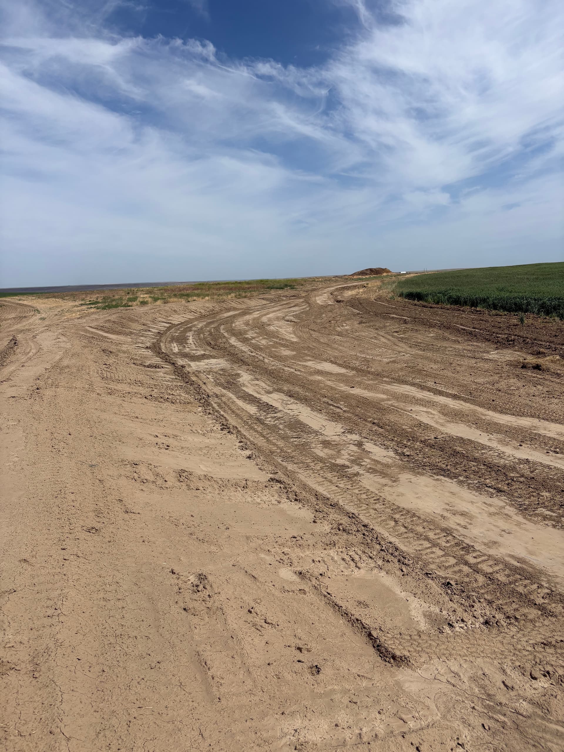 Gallery photos for Retention Pond Built to Stop Irrigation Runoff in Connell: Image #2